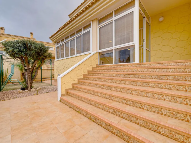 Large corner semi-detached house with sea views,