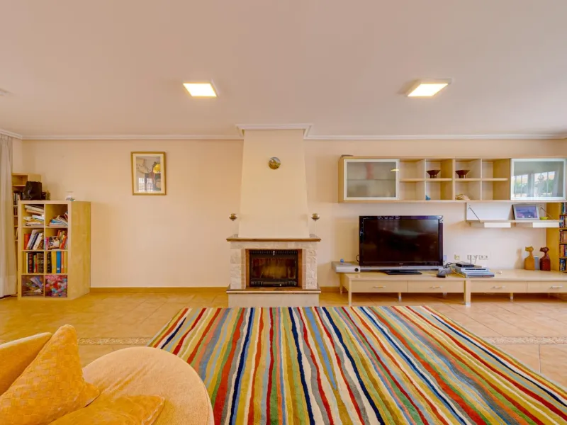 Large corner semi-detached house with sea views,