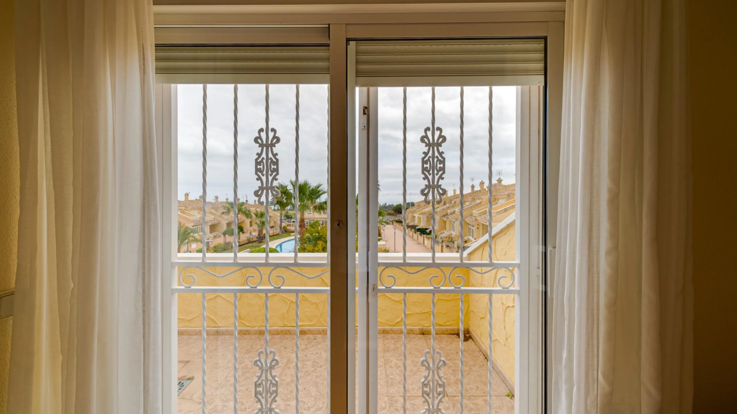 Large corner semi-detached house with sea views,