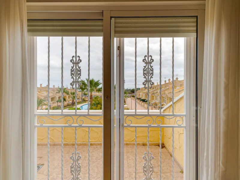 Large corner semi-detached house with sea views,