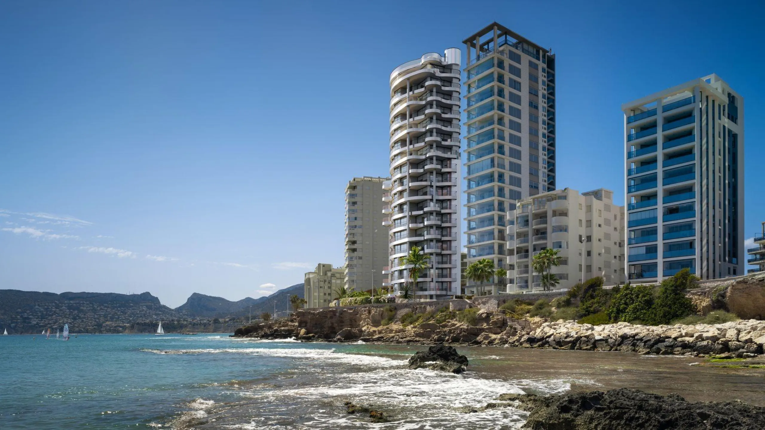 Homes with modern design and high technology on the front line