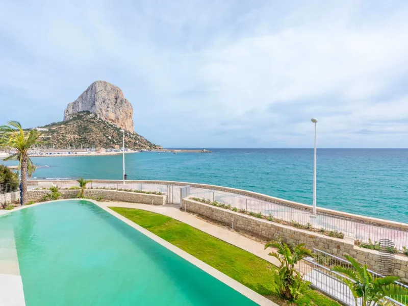 Homes with modern design and high technology on the front line