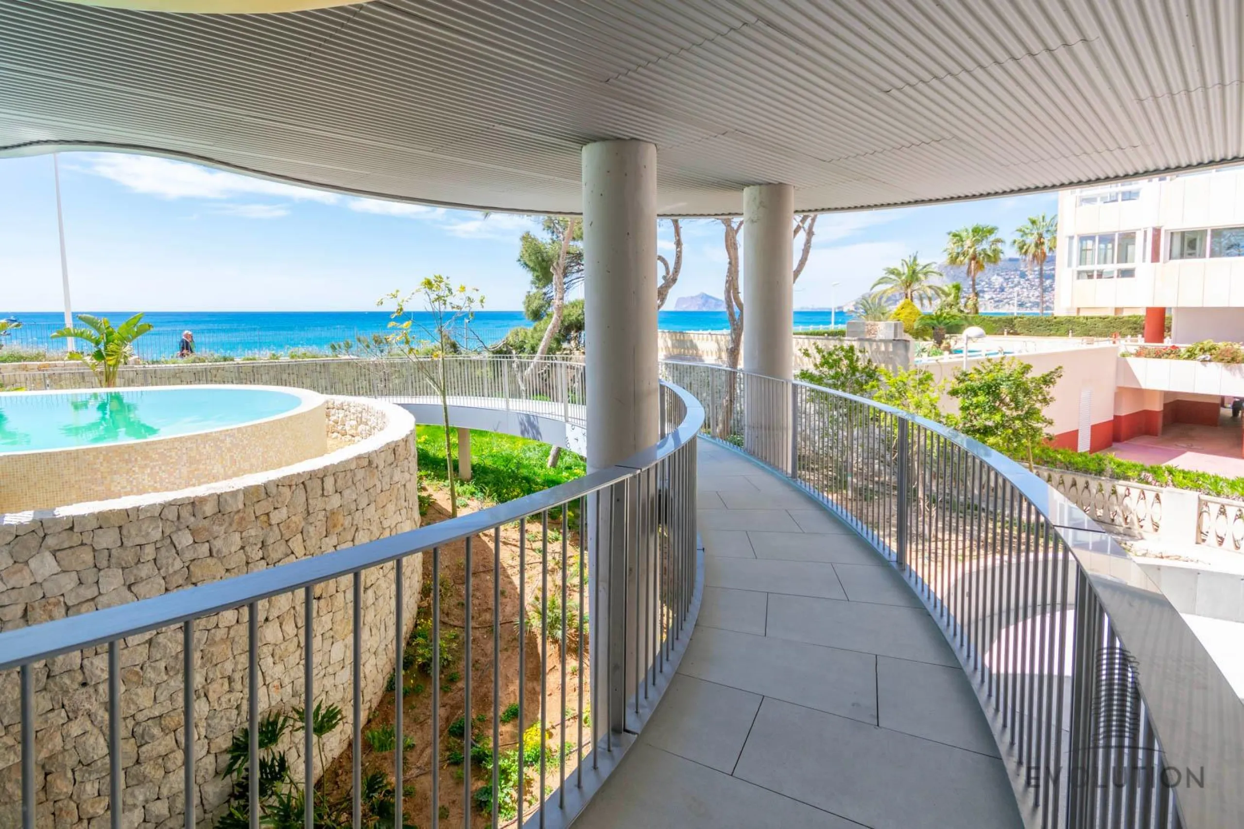 Homes with modern design and high technology on the front line