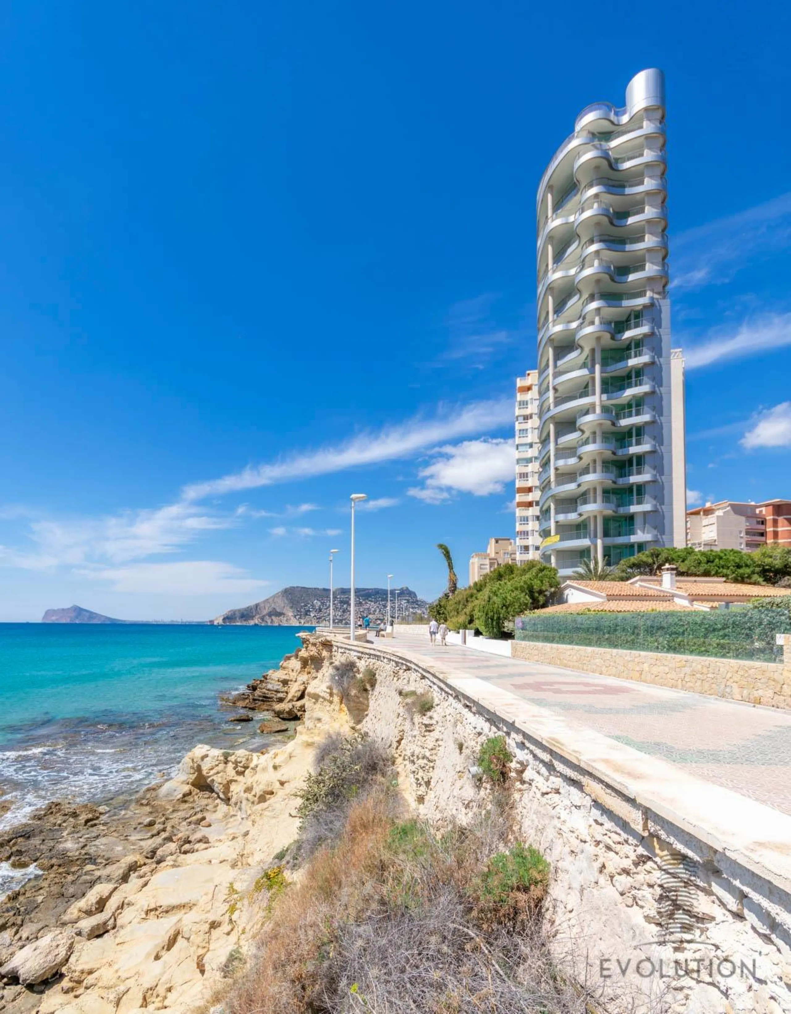 Homes with modern design and high technology on the front line