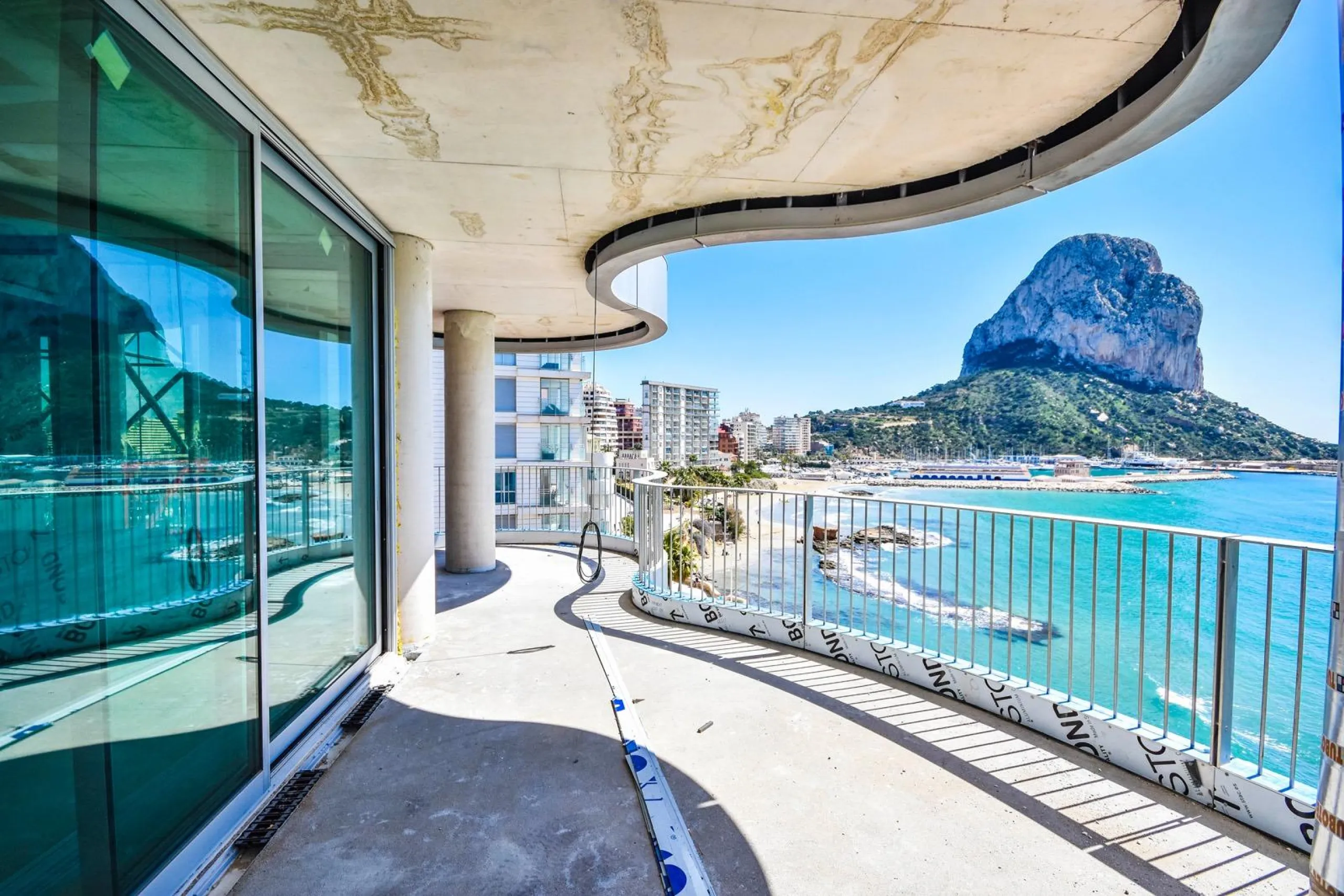 Homes with modern design and high technology on the front line