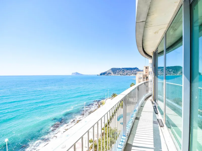 Homes with modern design and high technology on the front line