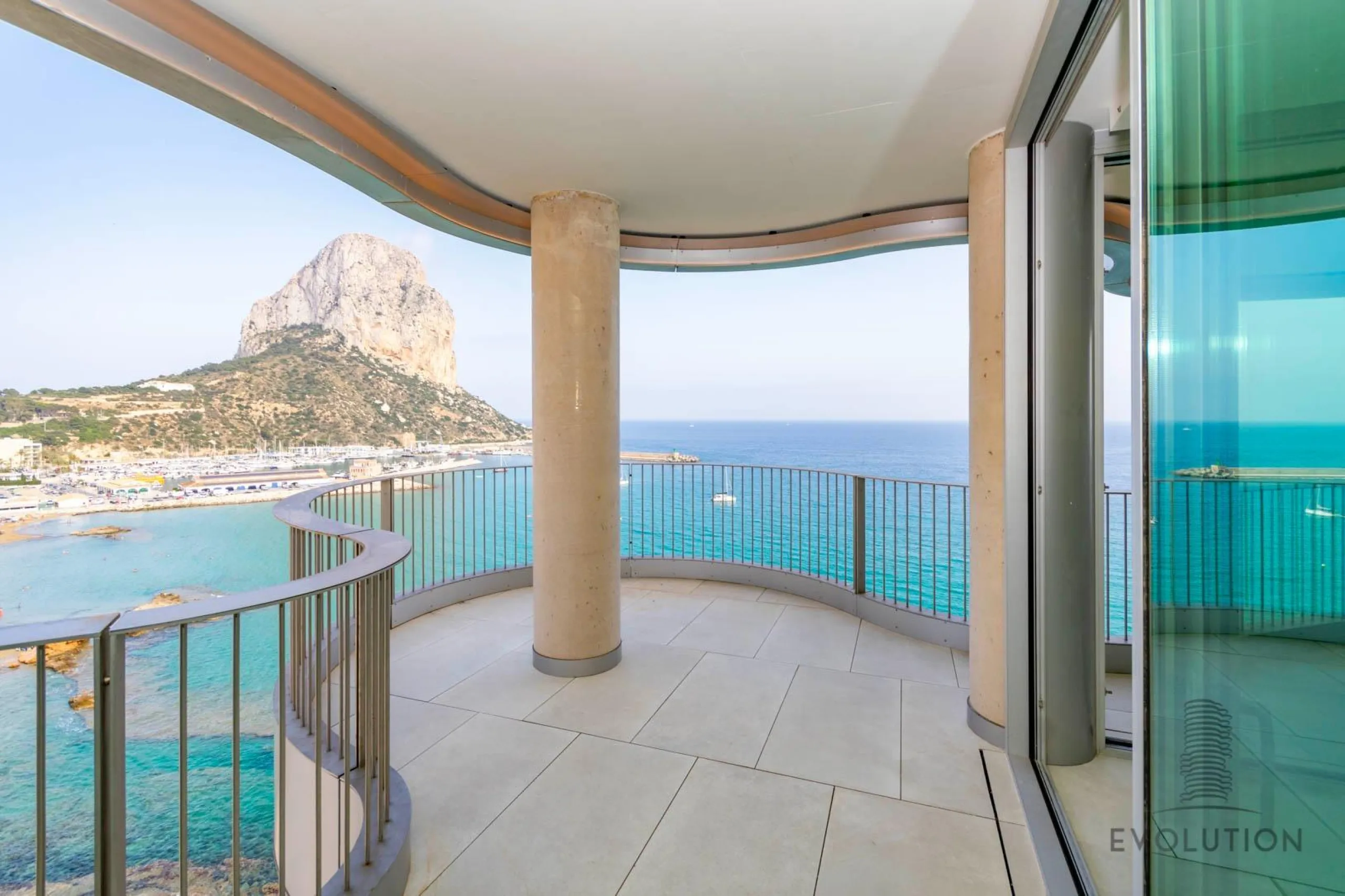 Homes with modern design and high technology on the front line