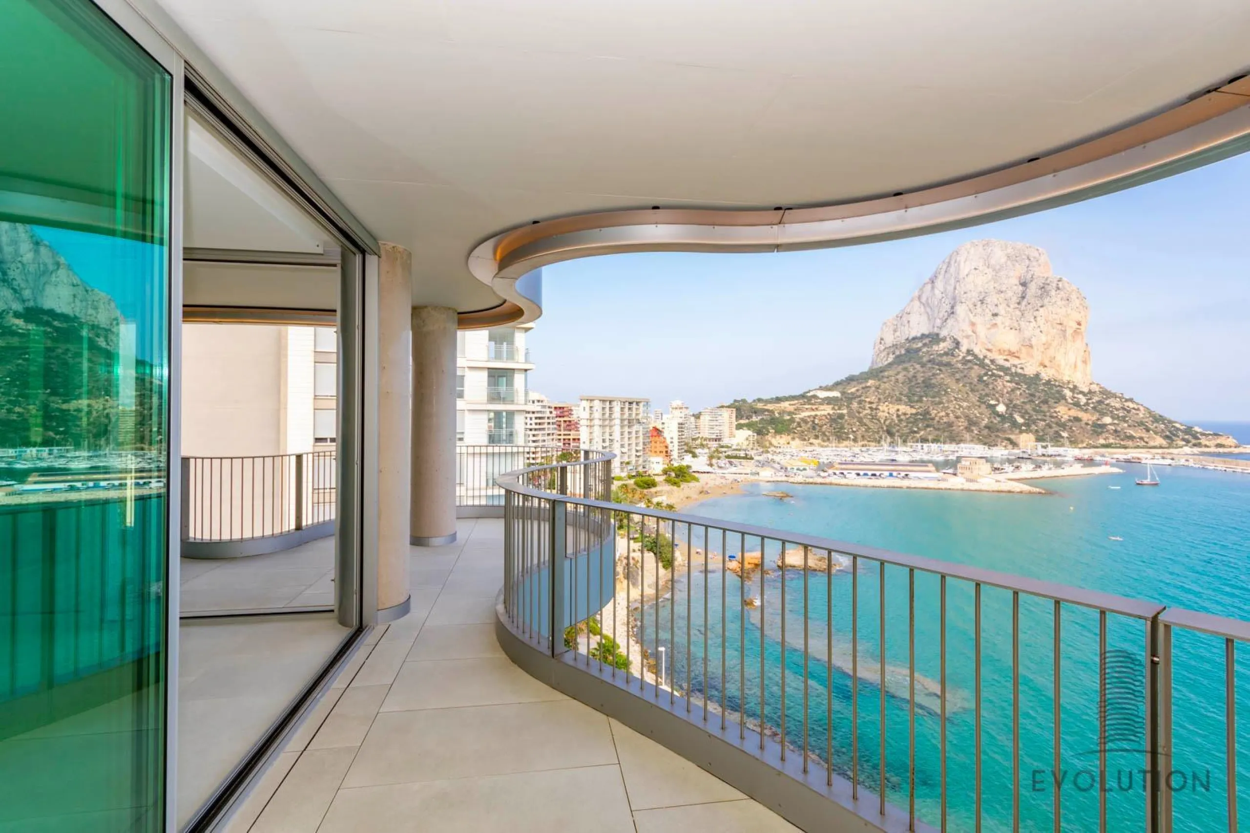 Homes with modern design and high technology on the front line