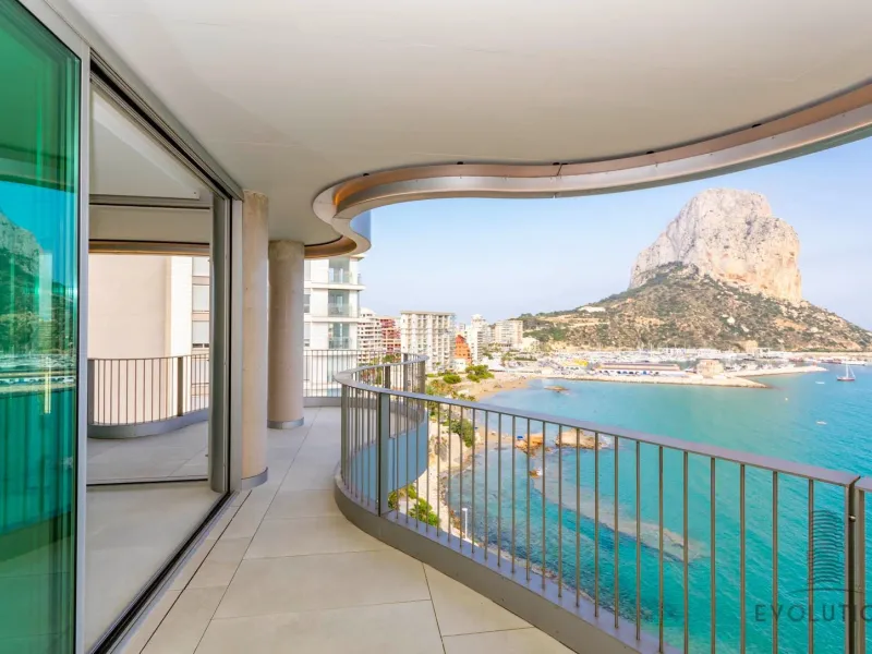 Homes with modern design and high technology on the front line