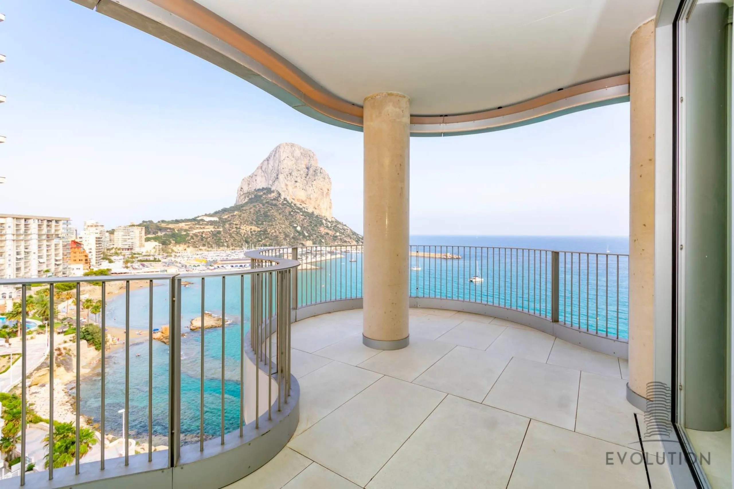 Homes with modern design and high technology on the front line