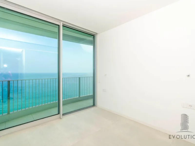 Homes with modern design and high technology on the front line