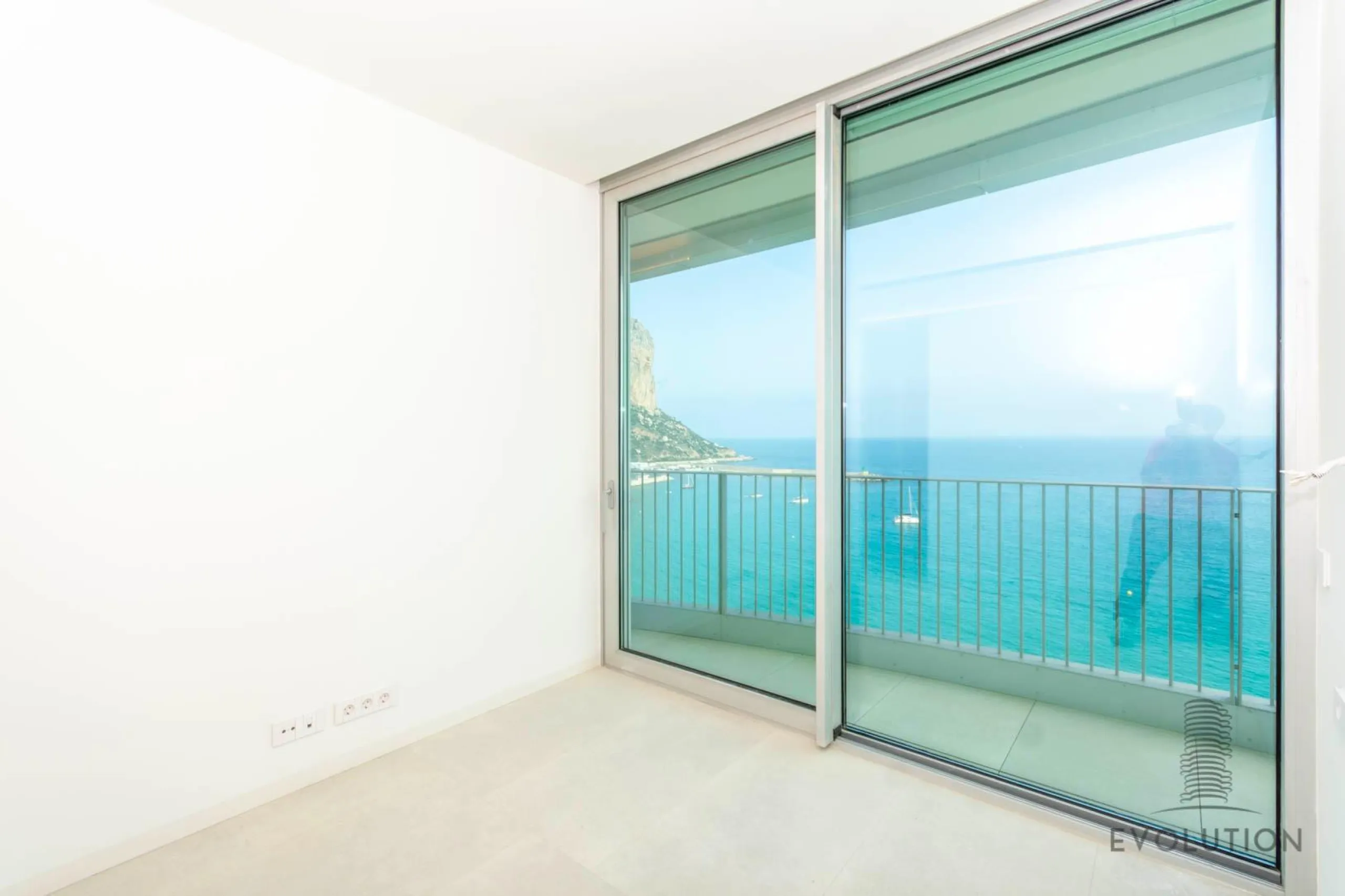 Homes with modern design and high technology on the front line