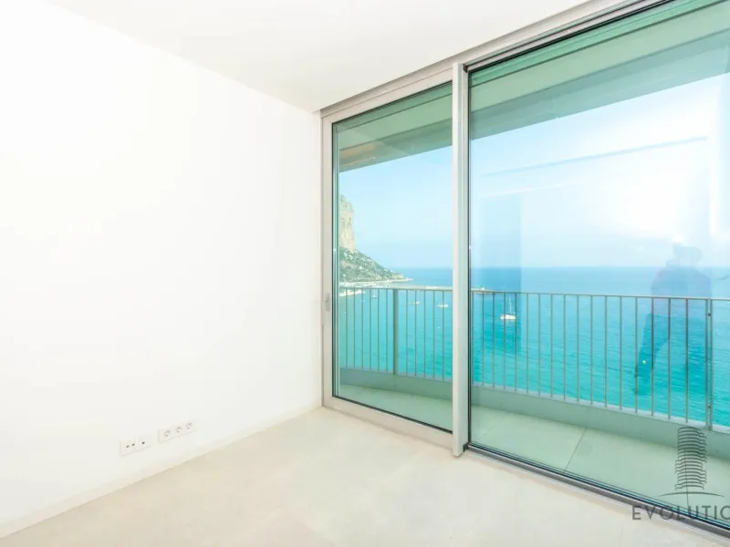 Homes with modern design and high technology on the front line