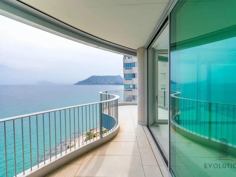 Homes with modern design and high technology on the front line