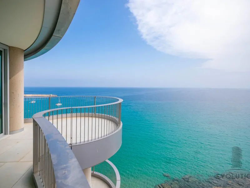 Homes with modern design and high technology on the front line