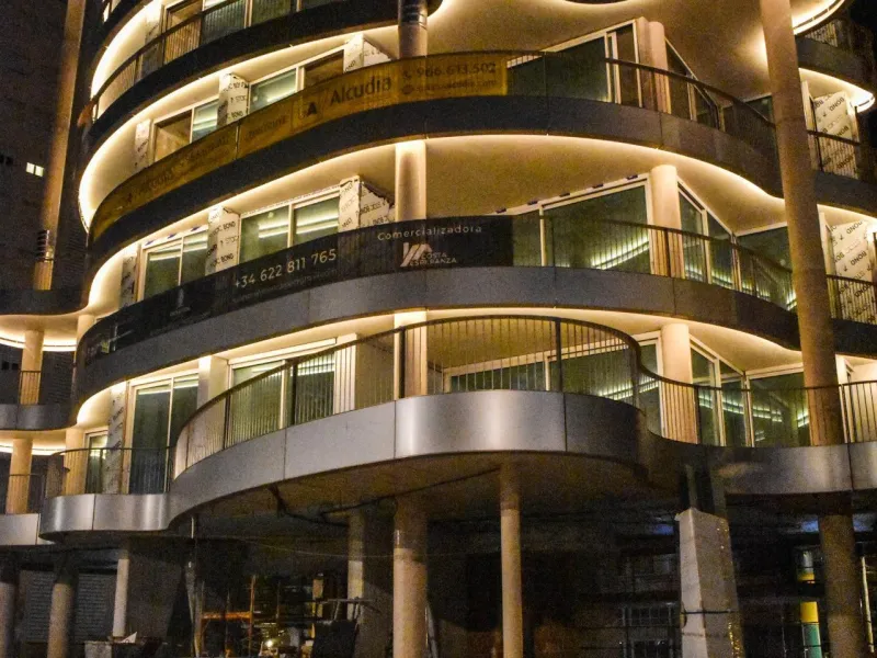 Homes with modern design and high technology on the front line