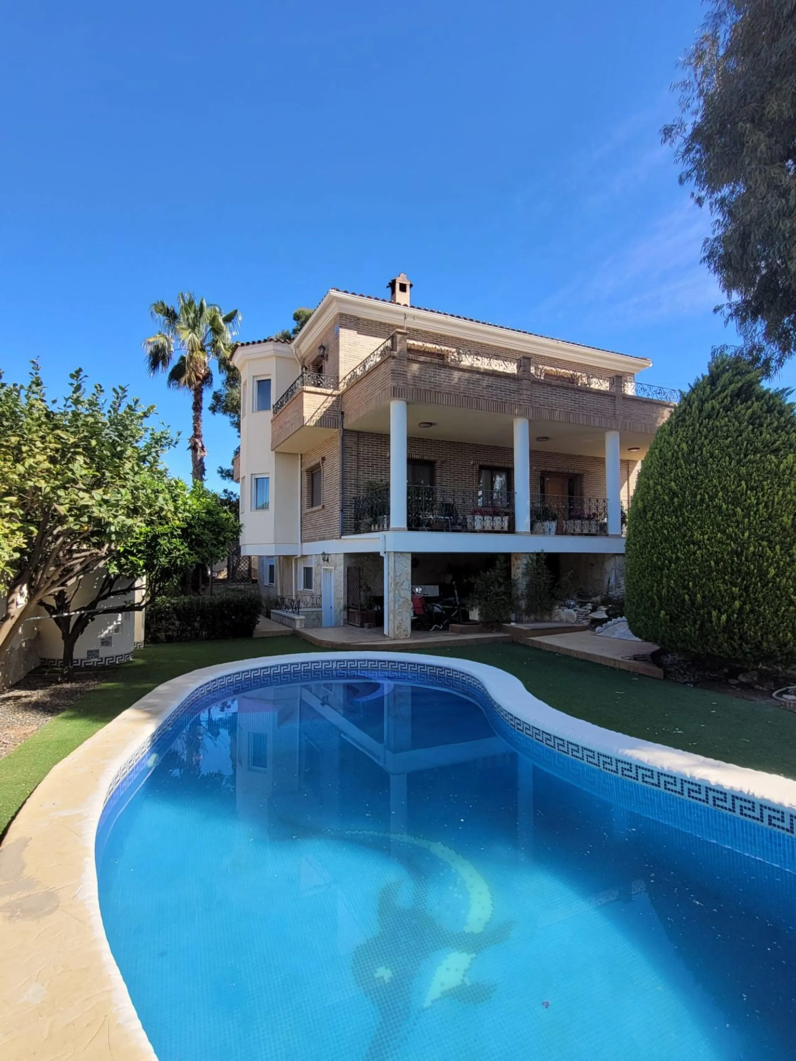 Luxury Villa in Ciudad Quesada with Stunning Clear Views