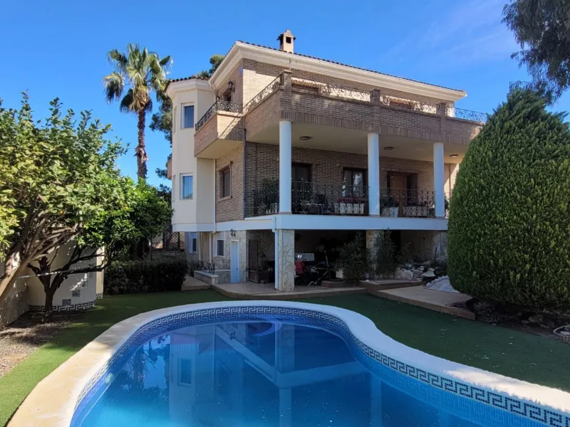 Villa de lujo en Ciudad Quesada con impresionantes vistas despejadas