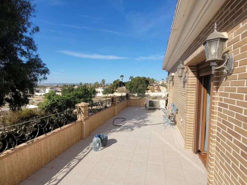 Luxury Villa in Ciudad Quesada with Stunning Clear Views