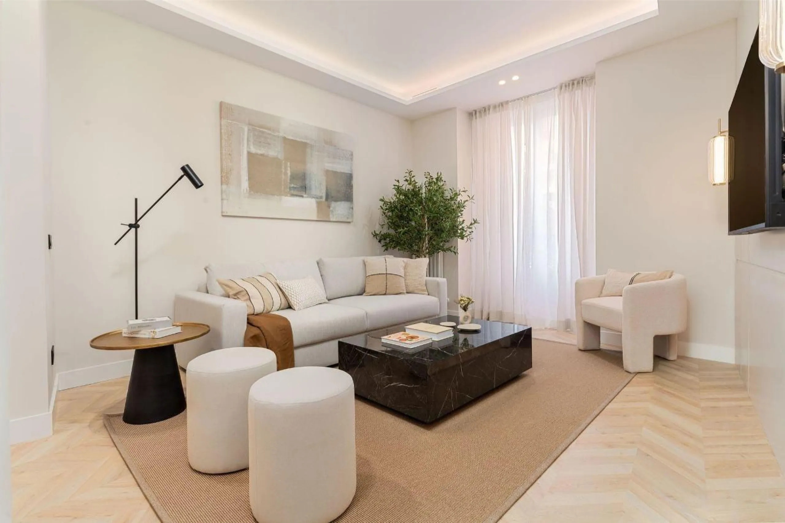 LUXURIOUS FULLY RENOVATED APARTMENT IN MADRID CENTER