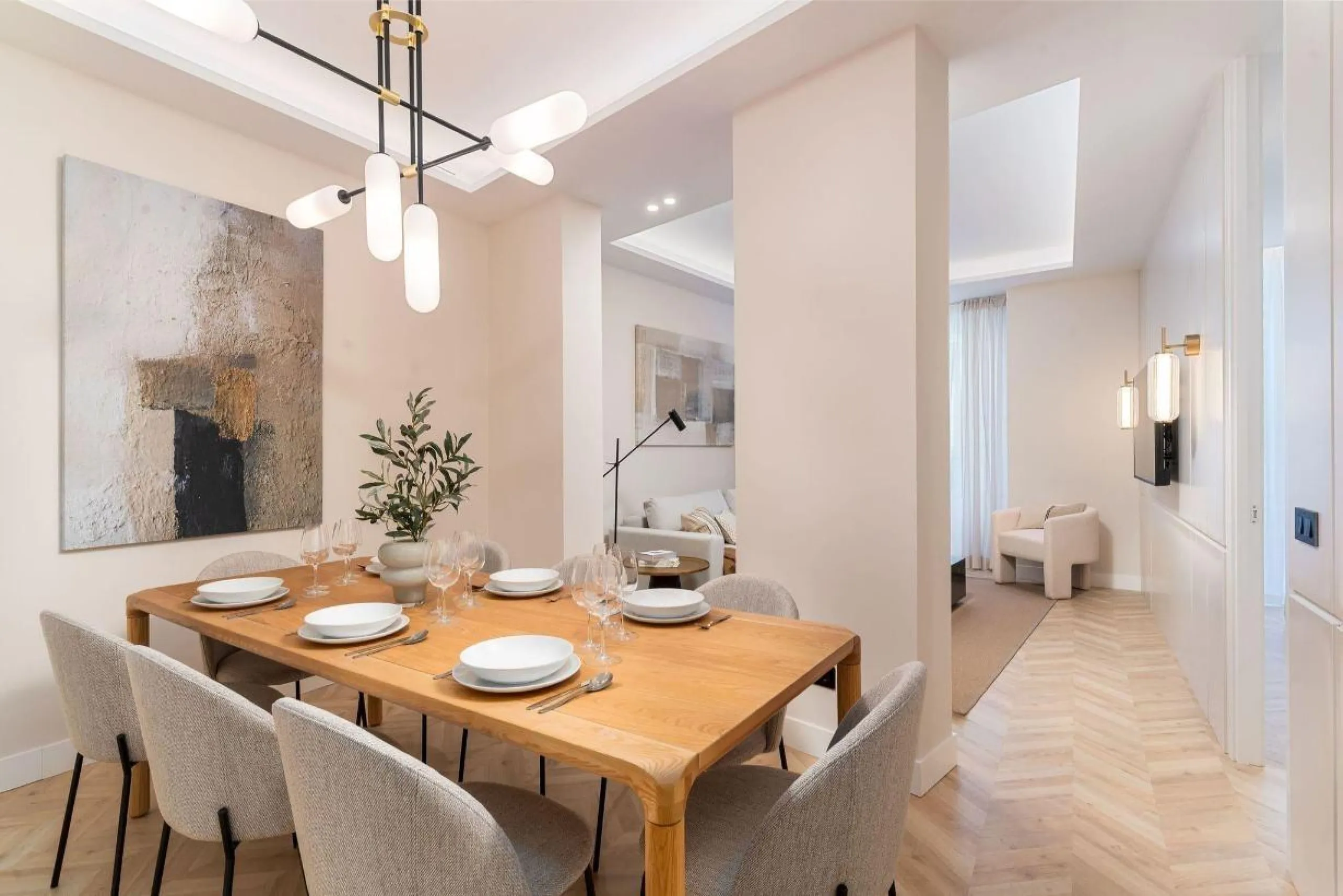LUXURIOUS FULLY RENOVATED APARTMENT IN MADRID CENTER