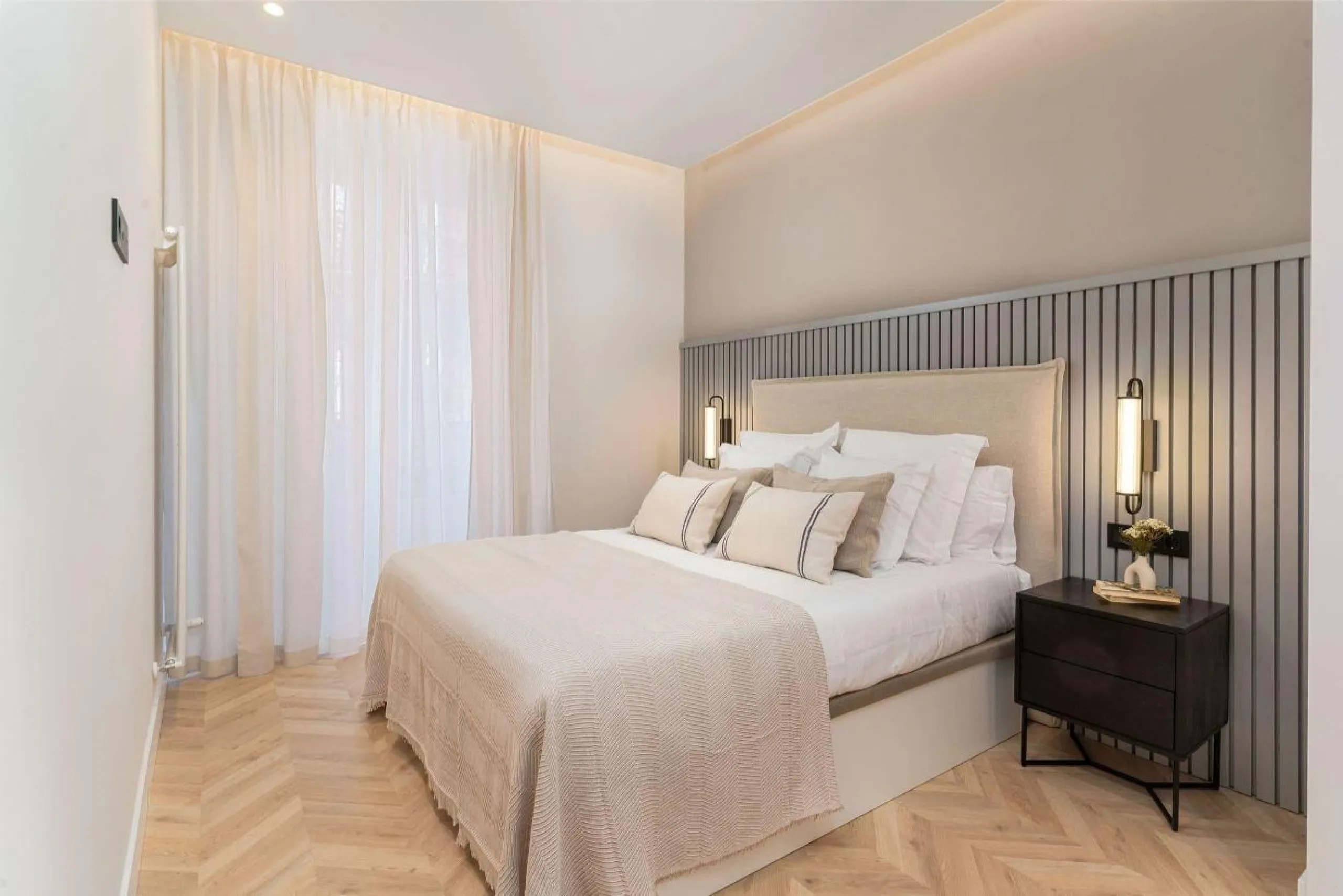LUXURIOUS FULLY RENOVATED APARTMENT IN MADRID CENTER