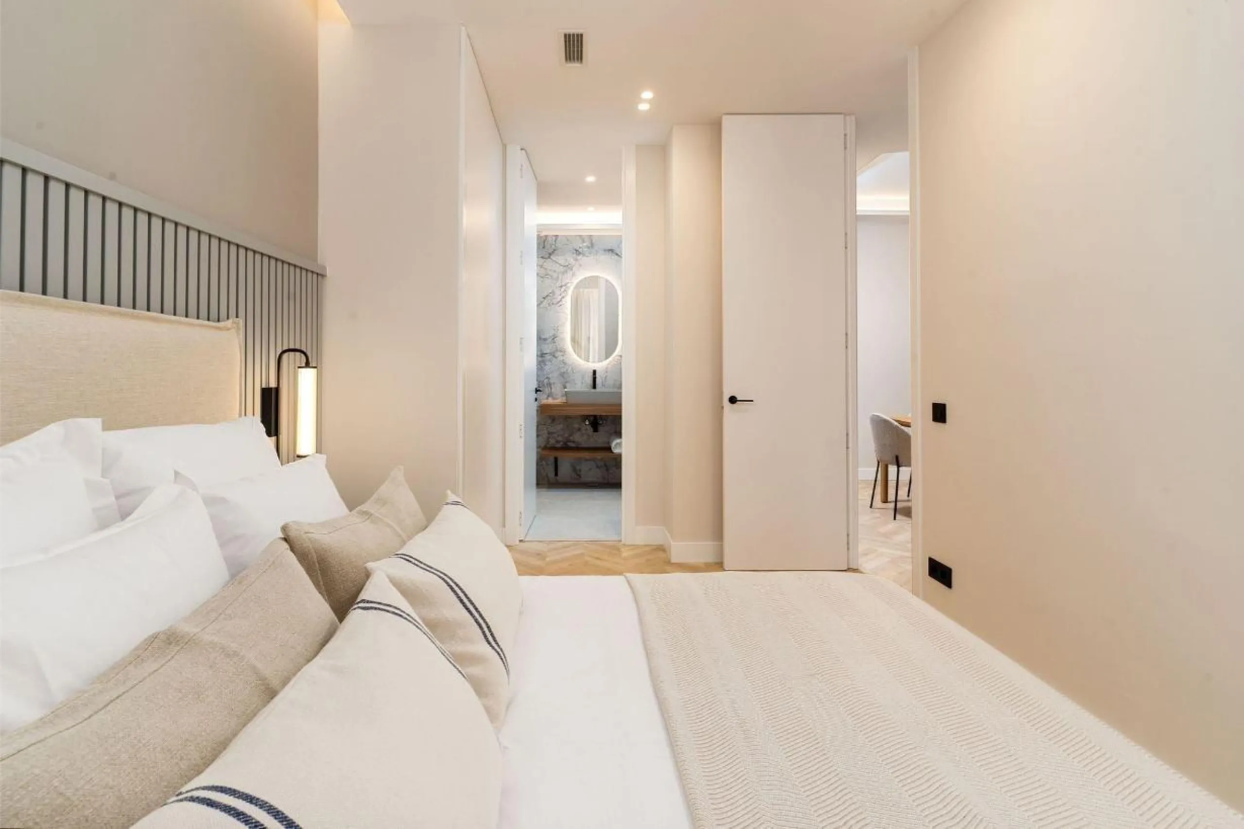 LUXURIOUS FULLY RENOVATED APARTMENT IN MADRID CENTER