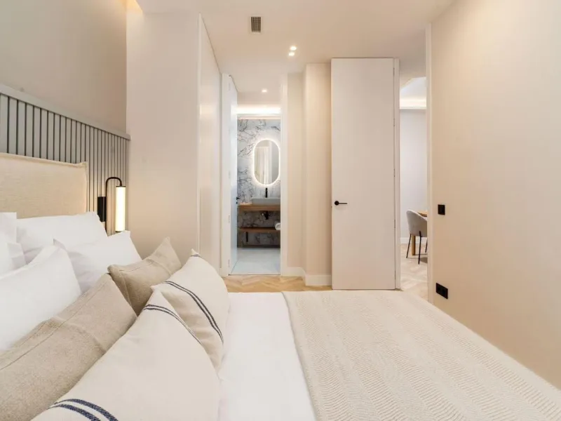 LUXURIOUS FULLY RENOVATED APARTMENT IN MADRID CENTER