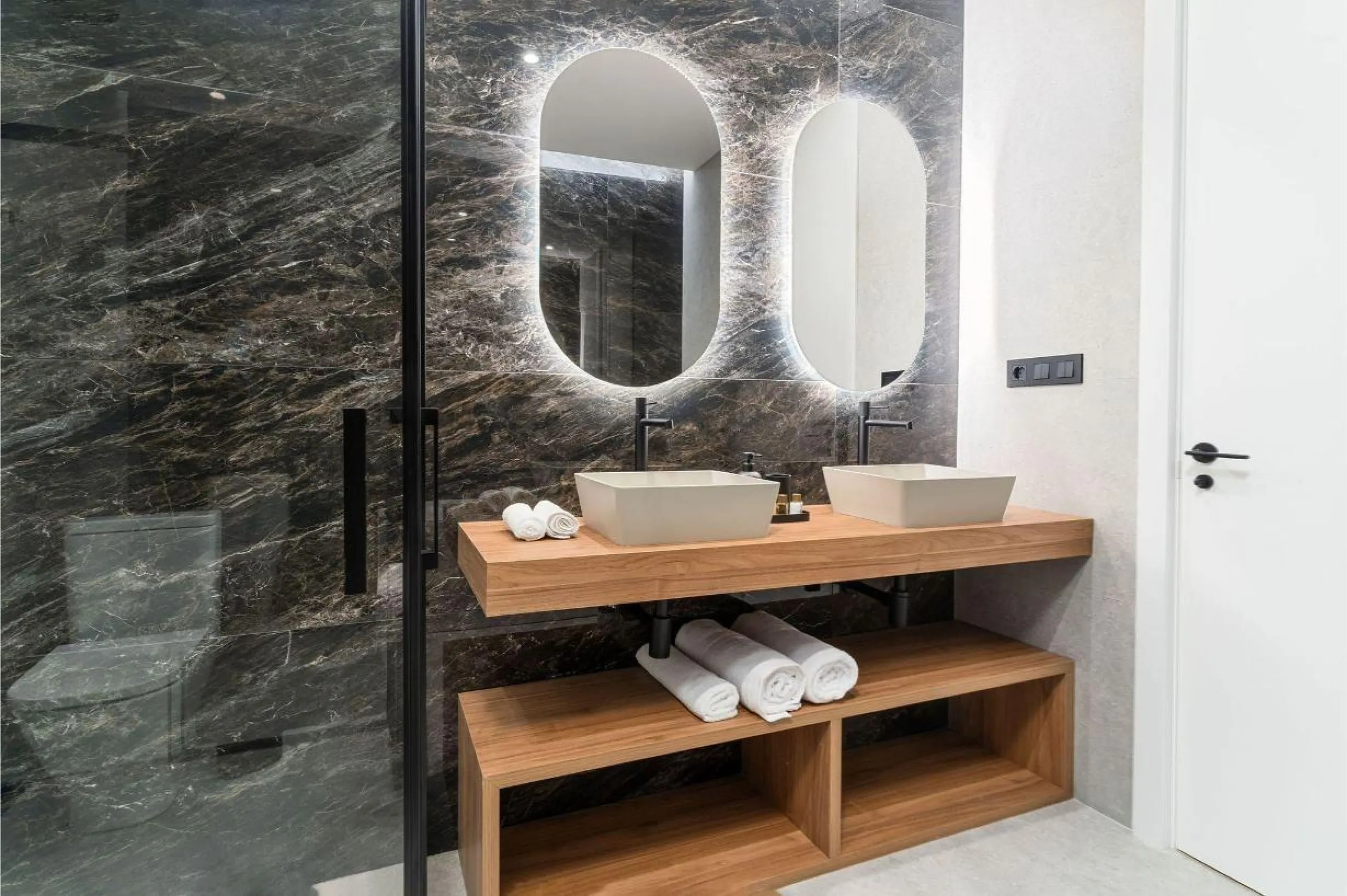 LUXURIOUS FULLY RENOVATED APARTMENT IN MADRID CENTER