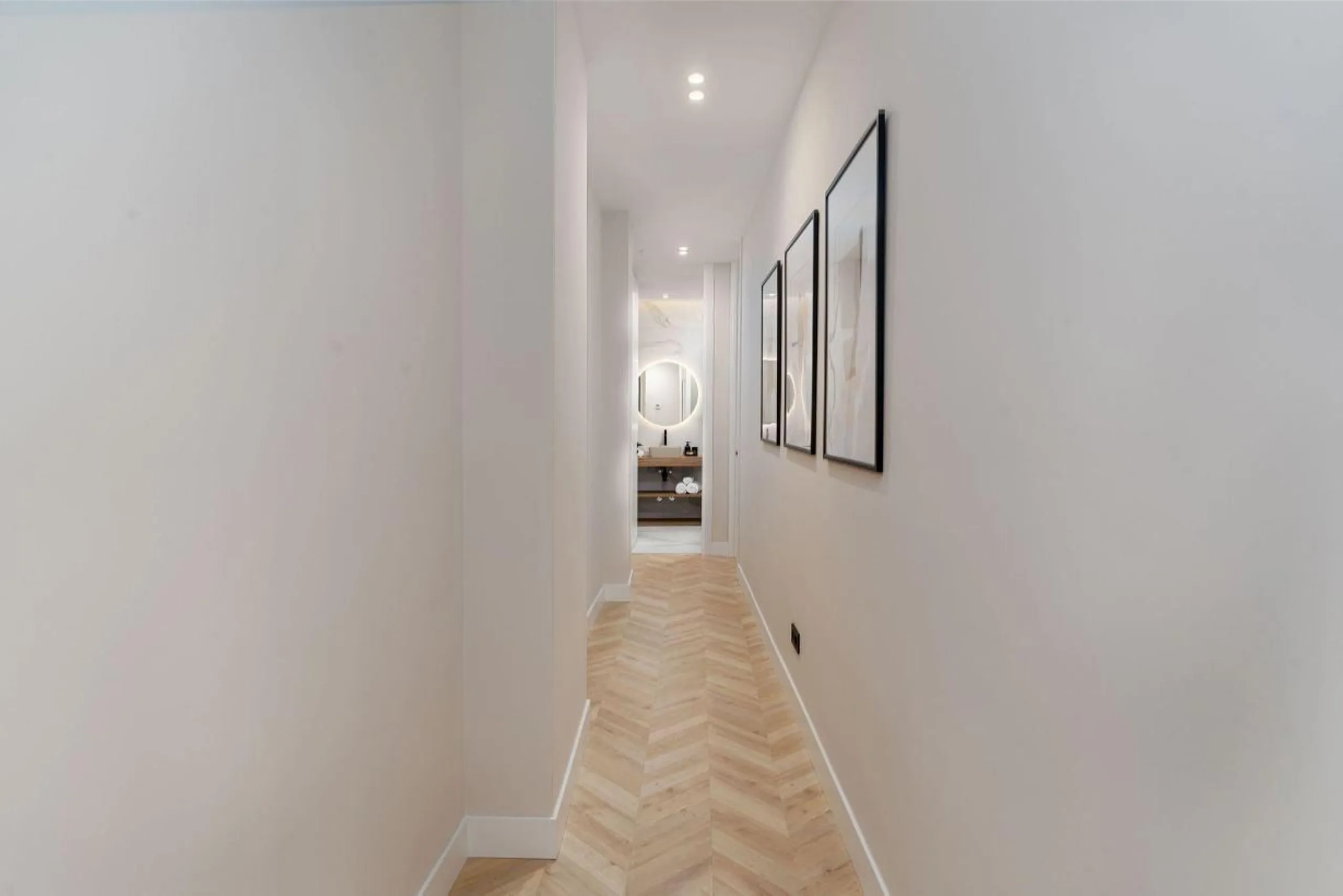 LUXURIOUS FULLY RENOVATED APARTMENT IN MADRID CENTER