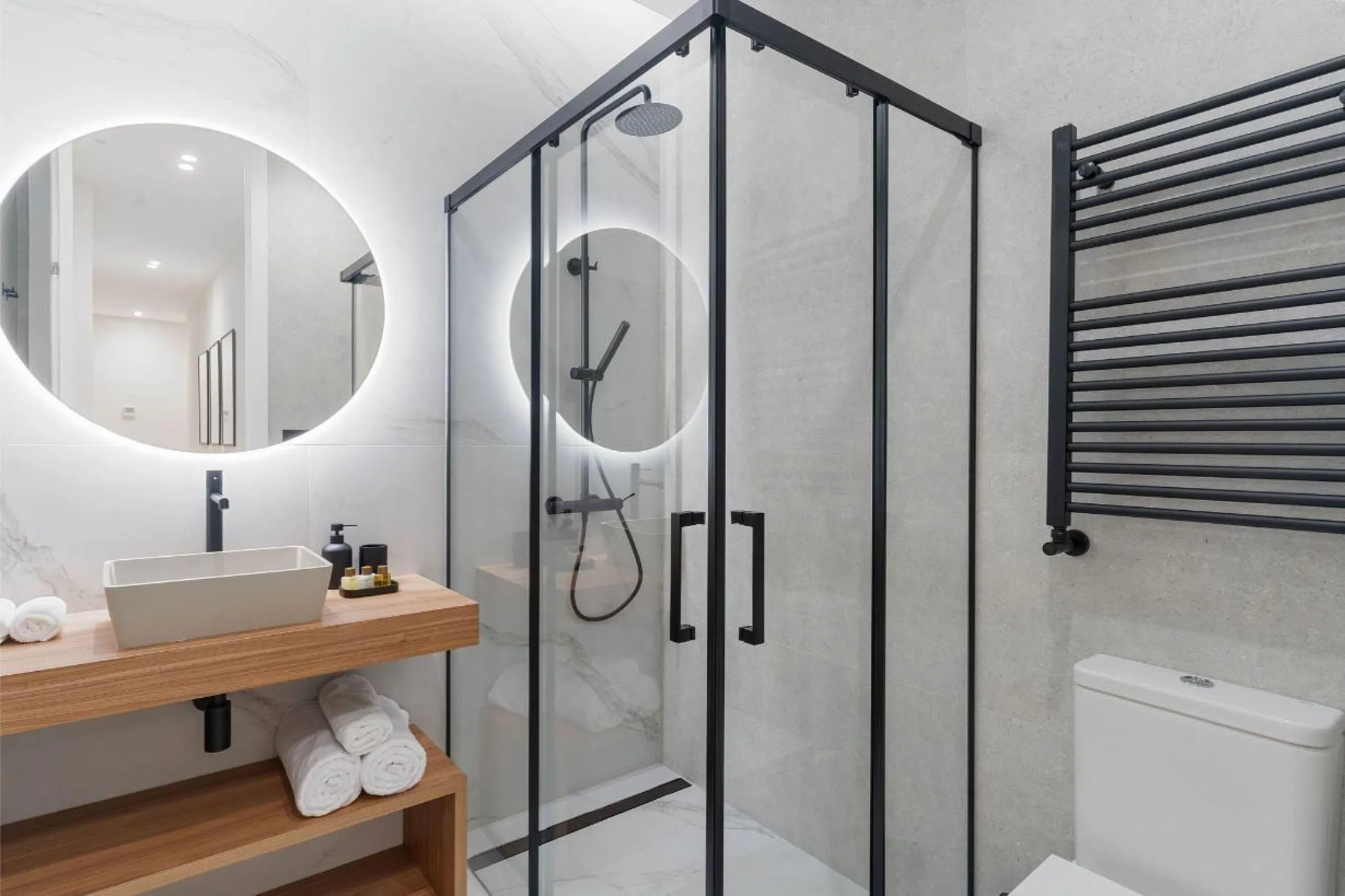 LUXURIOUS FULLY RENOVATED APARTMENT IN MADRID CENTER