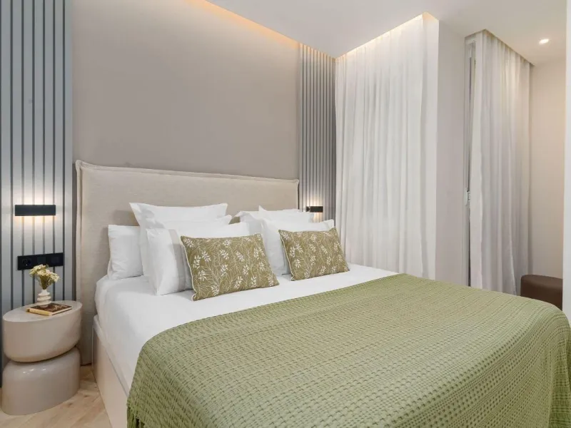 LUXURIOUS FULLY RENOVATED APARTMENT IN MADRID CENTER