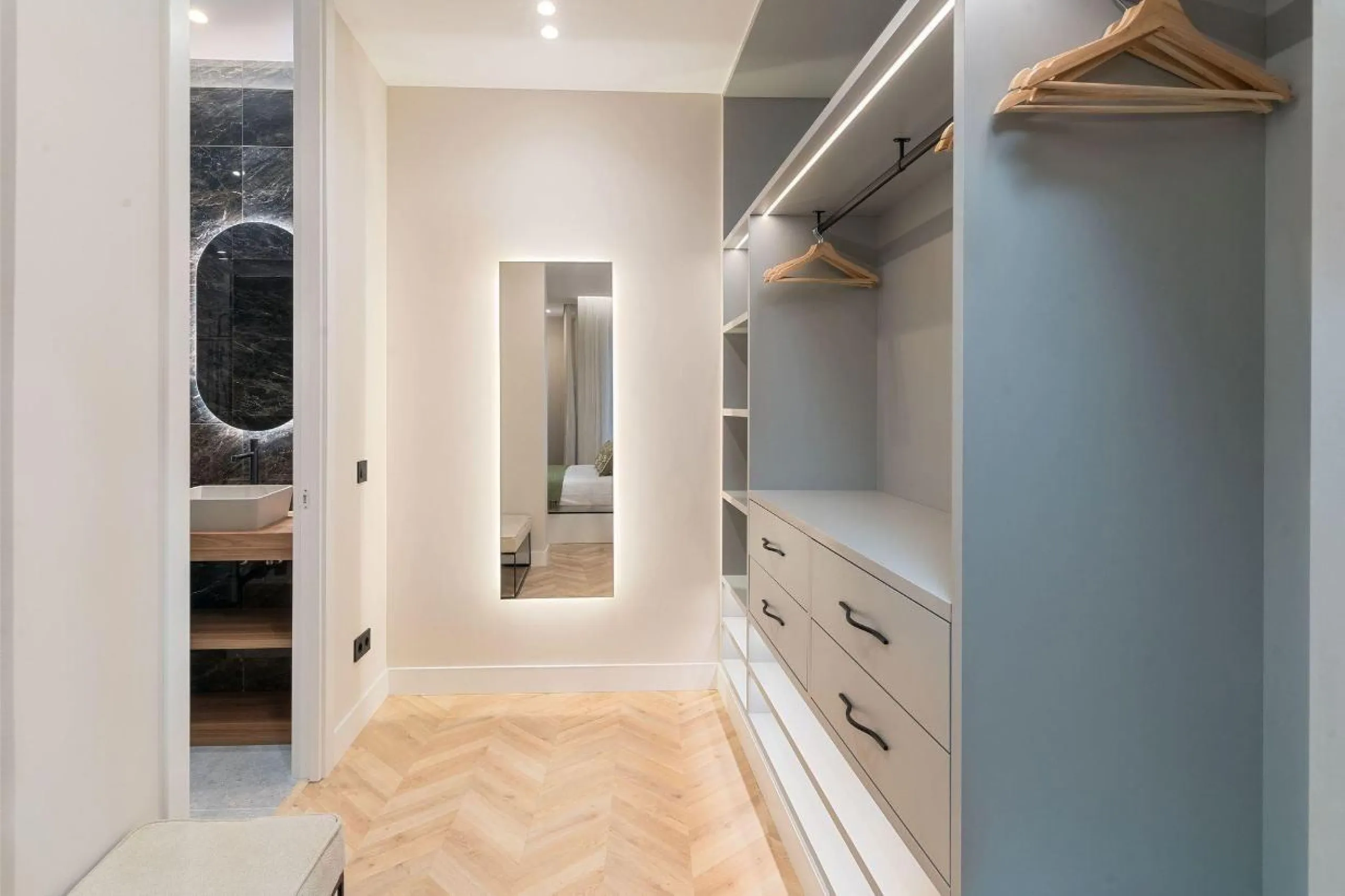 LUXURIOUS FULLY RENOVATED APARTMENT IN MADRID CENTER