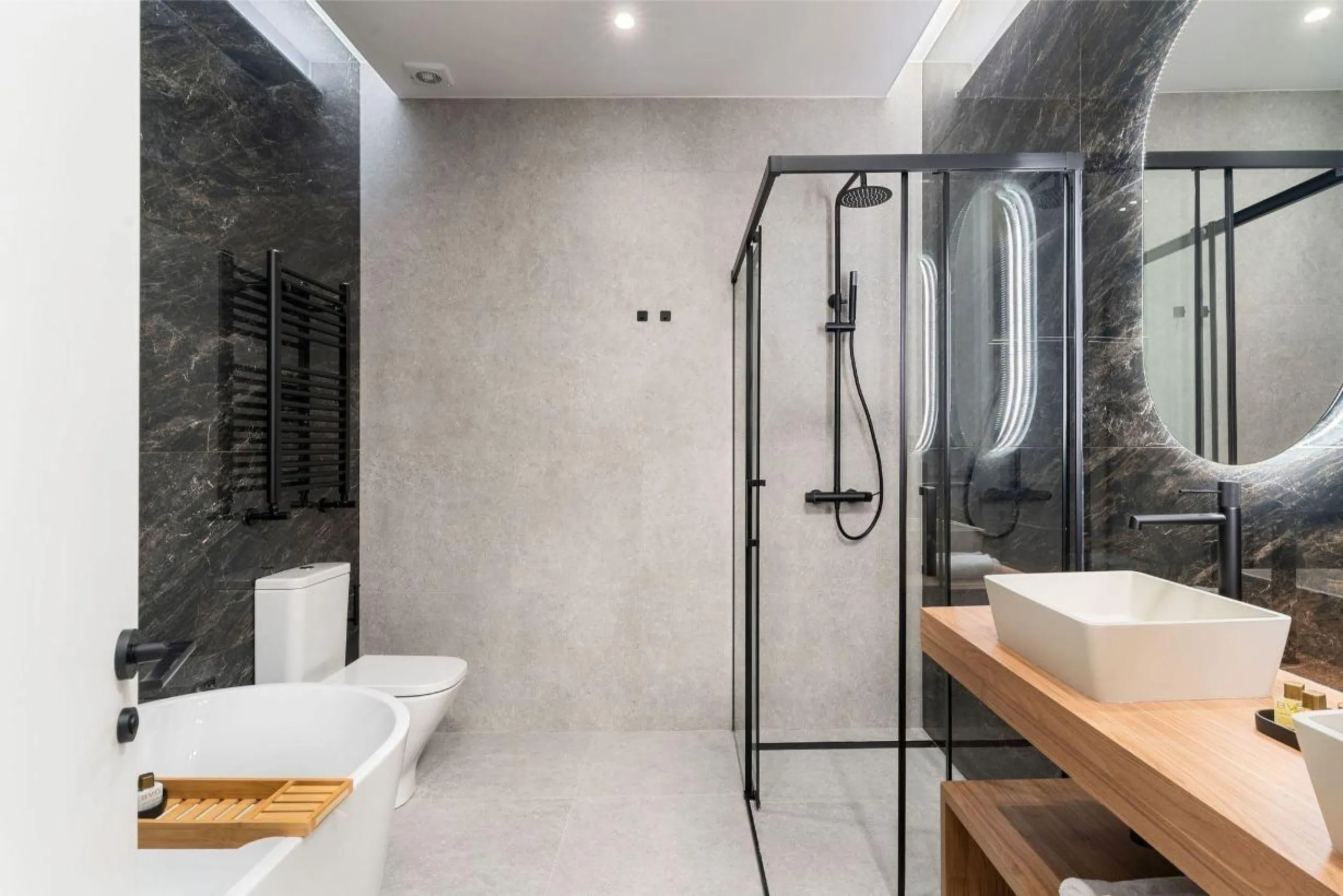 LUXURIOUS FULLY RENOVATED APARTMENT IN MADRID CENTER