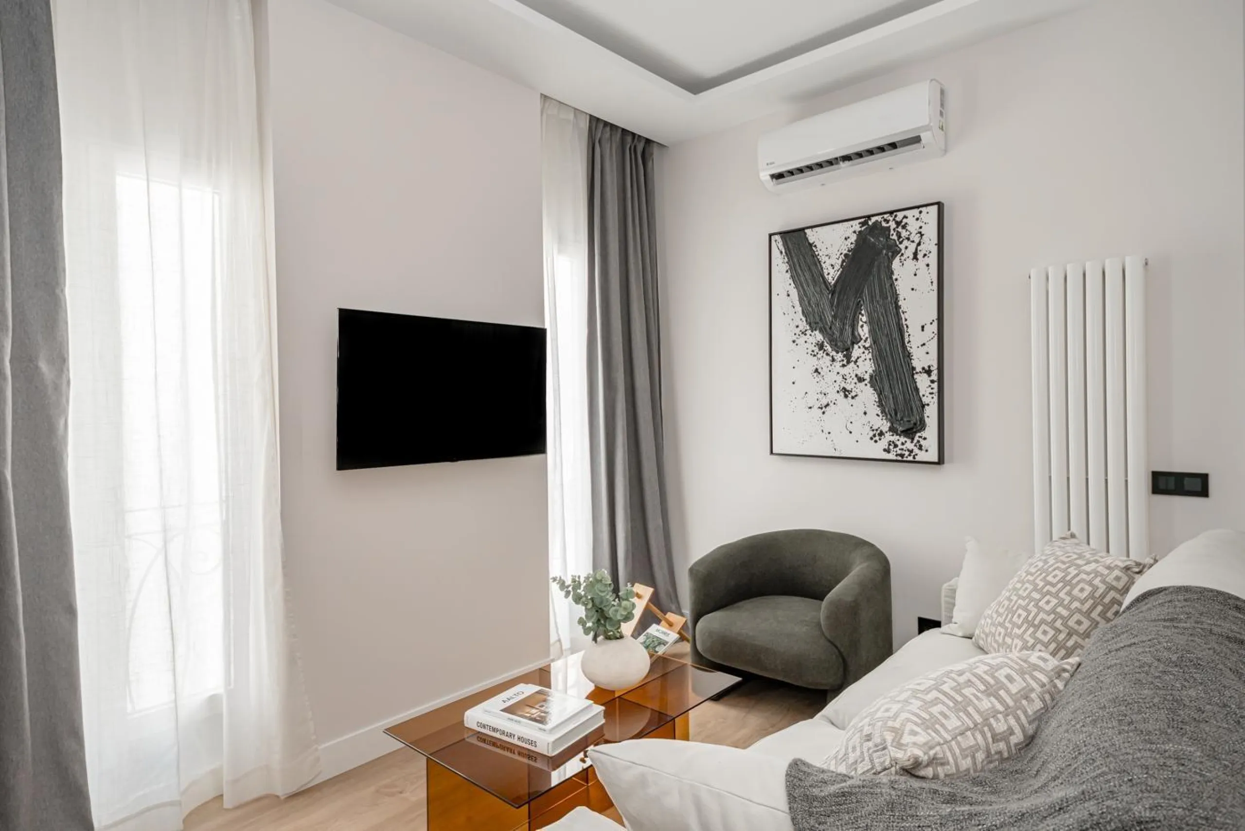 COMPLETELY RENOVATED HOUSING FOR SALE IN THE CENTRAL AREA, MADRID
