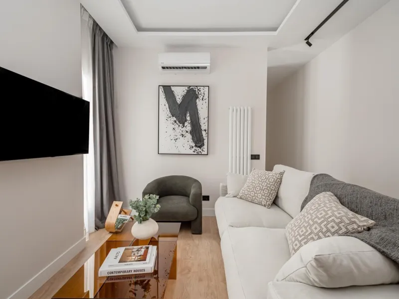 COMPLETELY RENOVATED HOUSING FOR SALE IN THE CENTRAL AREA, MADRID