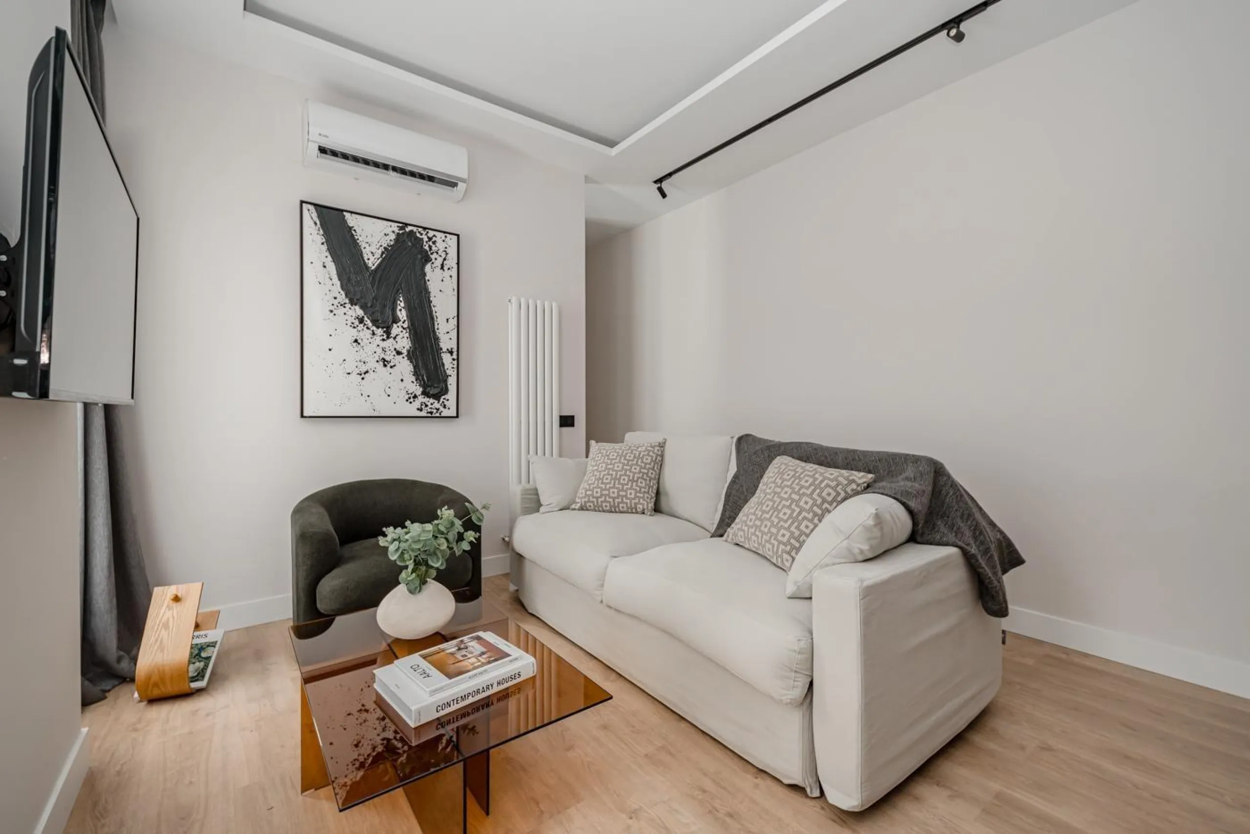 COMPLETELY RENOVATED HOUSING FOR SALE IN THE CENTRAL AREA, MADRID