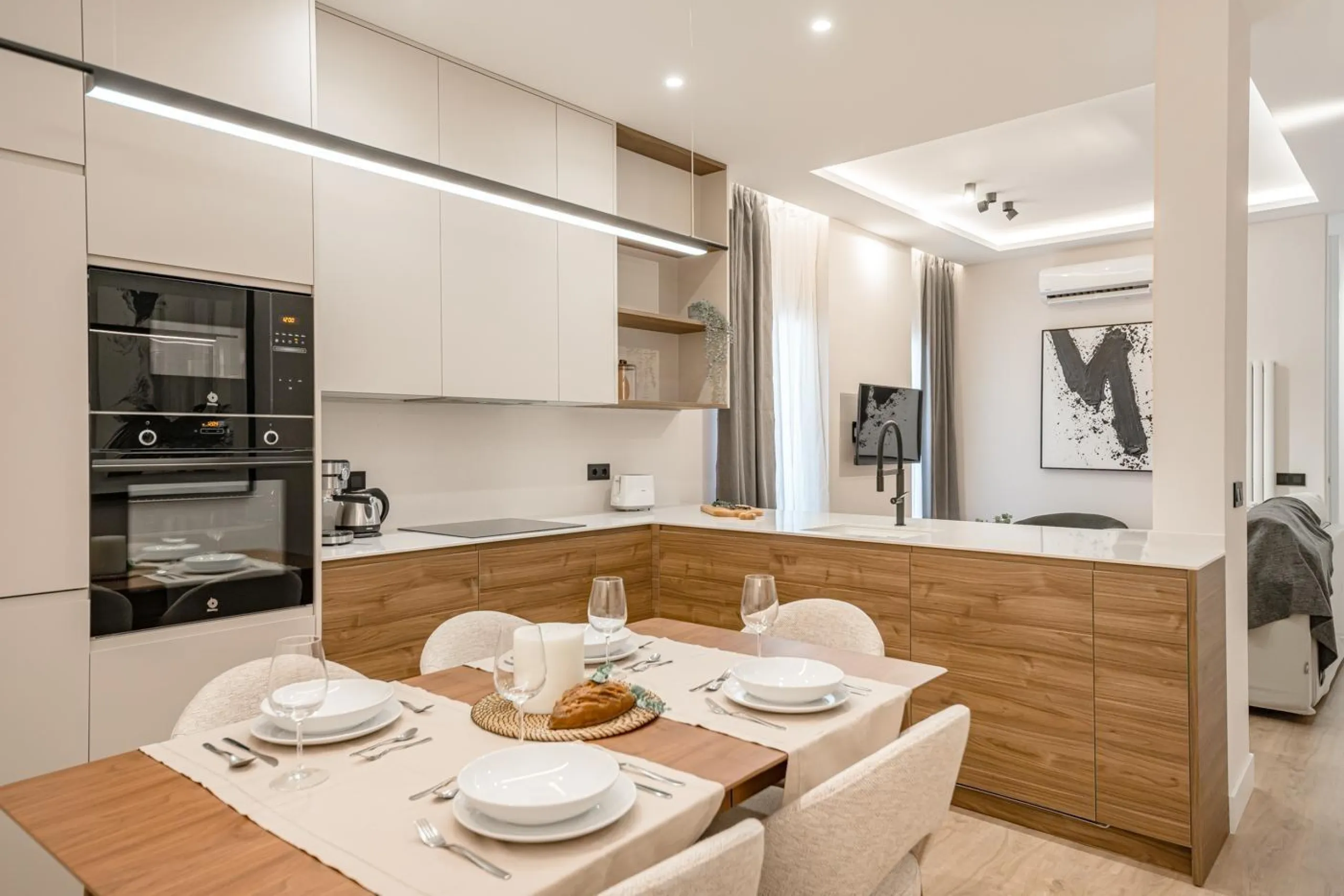 COMPLETELY RENOVATED HOUSING FOR SALE IN THE CENTRAL AREA, MADRID