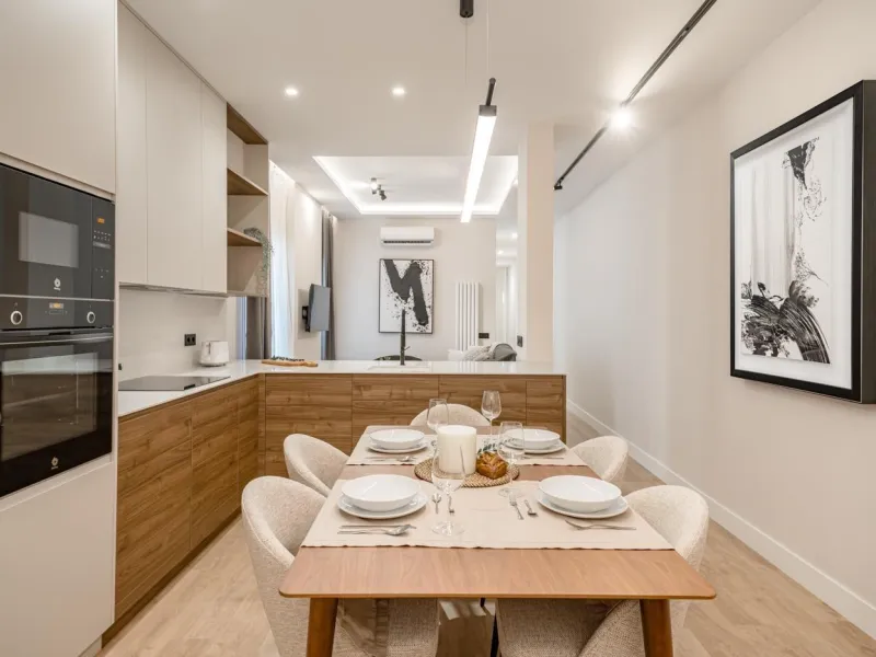 COMPLETELY RENOVATED HOUSING FOR SALE IN THE CENTRAL AREA, MADRID
