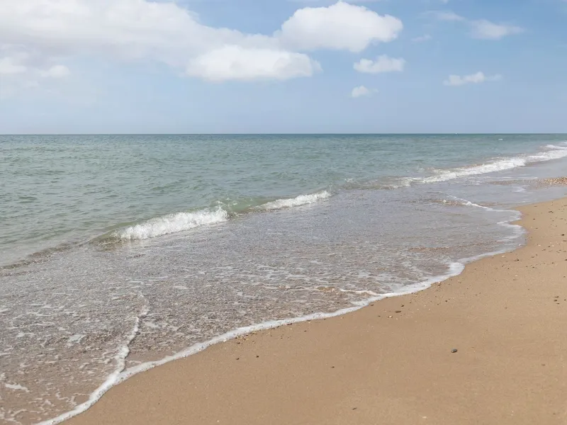 Piso con vistas al mar y terraza en Gava Mar – Primera línea de playa