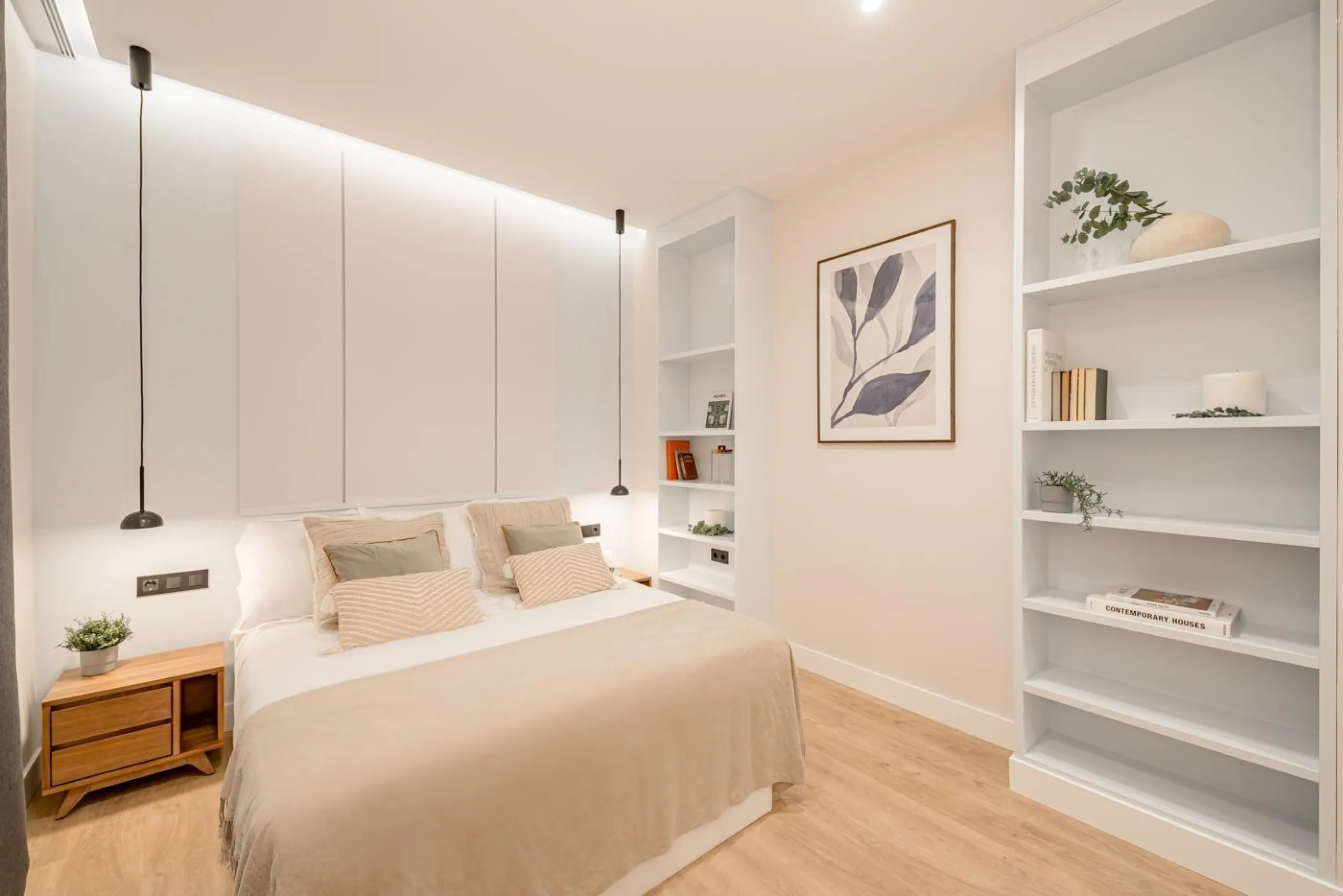 COMPLETELY RENOVATED HOUSING FOR SALE IN THE CENTRAL AREA, MADRID