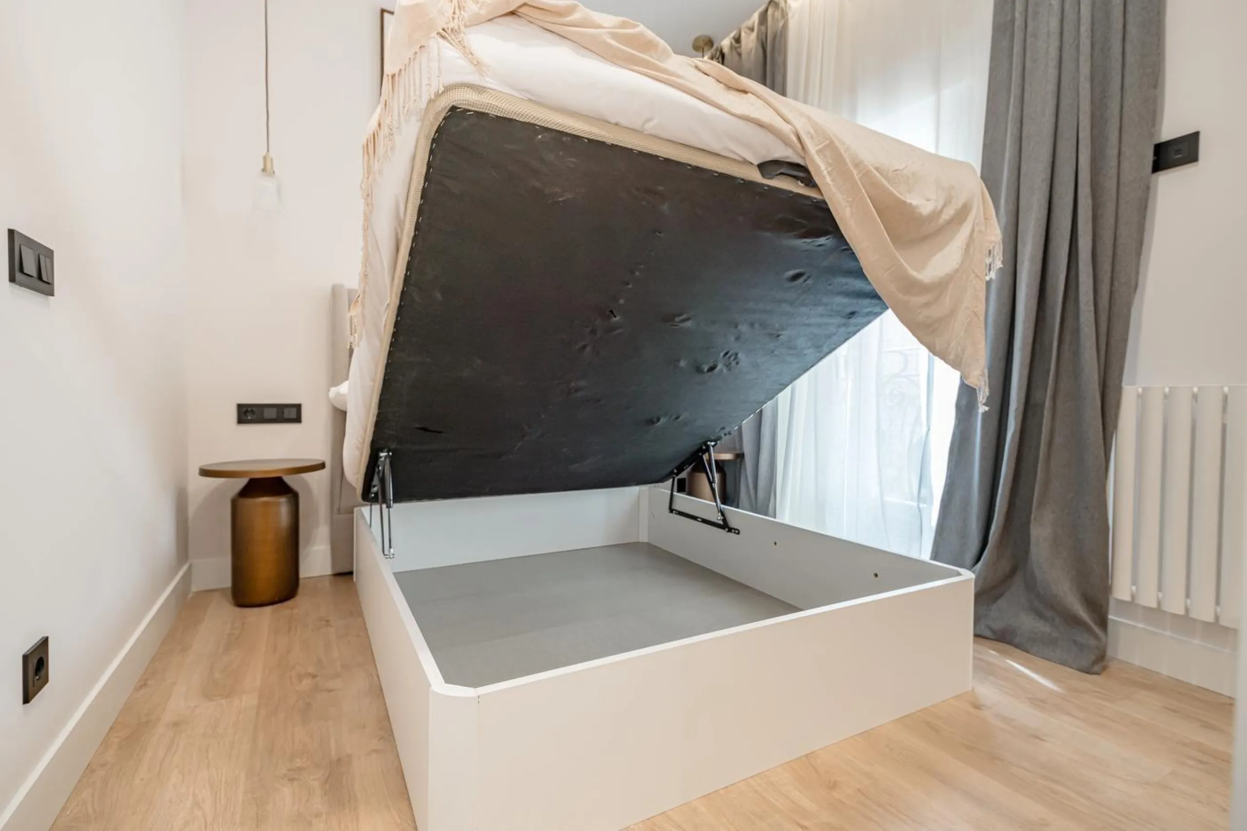 COMPLETELY RENOVATED HOUSING FOR SALE IN THE CENTRAL AREA, MADRID
