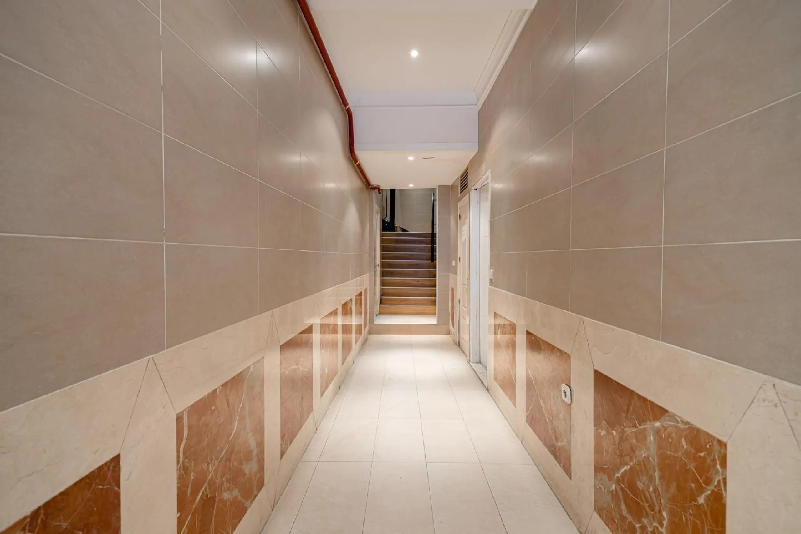 COMPLETELY RENOVATED HOUSING FOR SALE IN THE CENTRAL AREA, MADRID