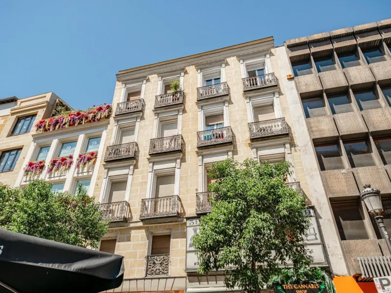 COMPLETELY RENOVATED HOUSING FOR SALE IN THE CENTRAL AREA, MADRID