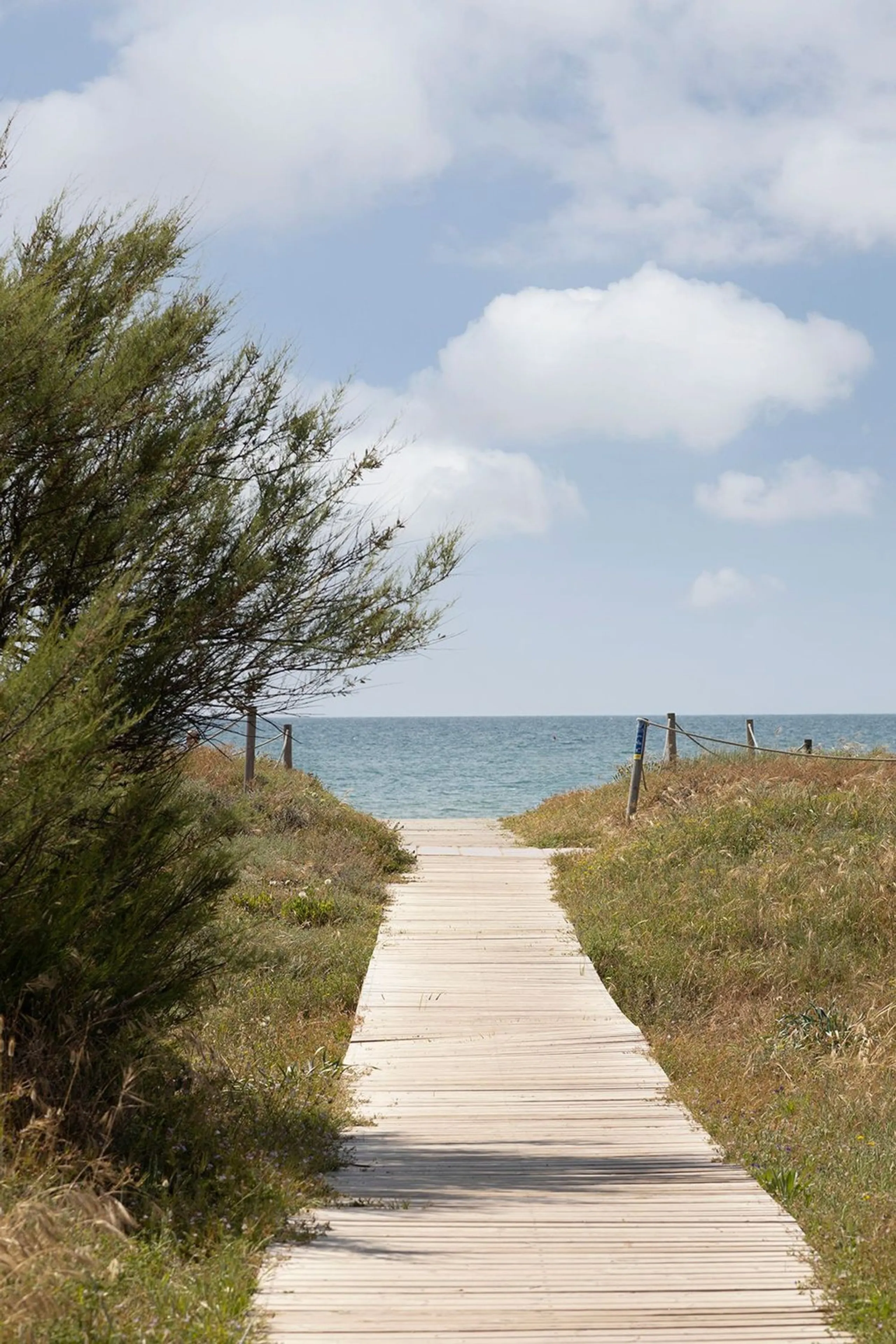 Piso con vistas al mar y terraza en Gava Mar – Primera línea de playa
