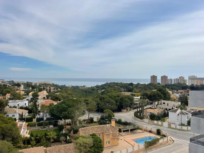 ¡ KEY READY ! Esplendido ático a estrenar en Sea Gardens con panorámica vista al mar !