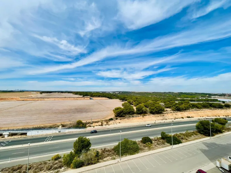 ¡ KEY READY ! Esplendido ático a estrenar en Sea Gardens con panorámica vista al mar !