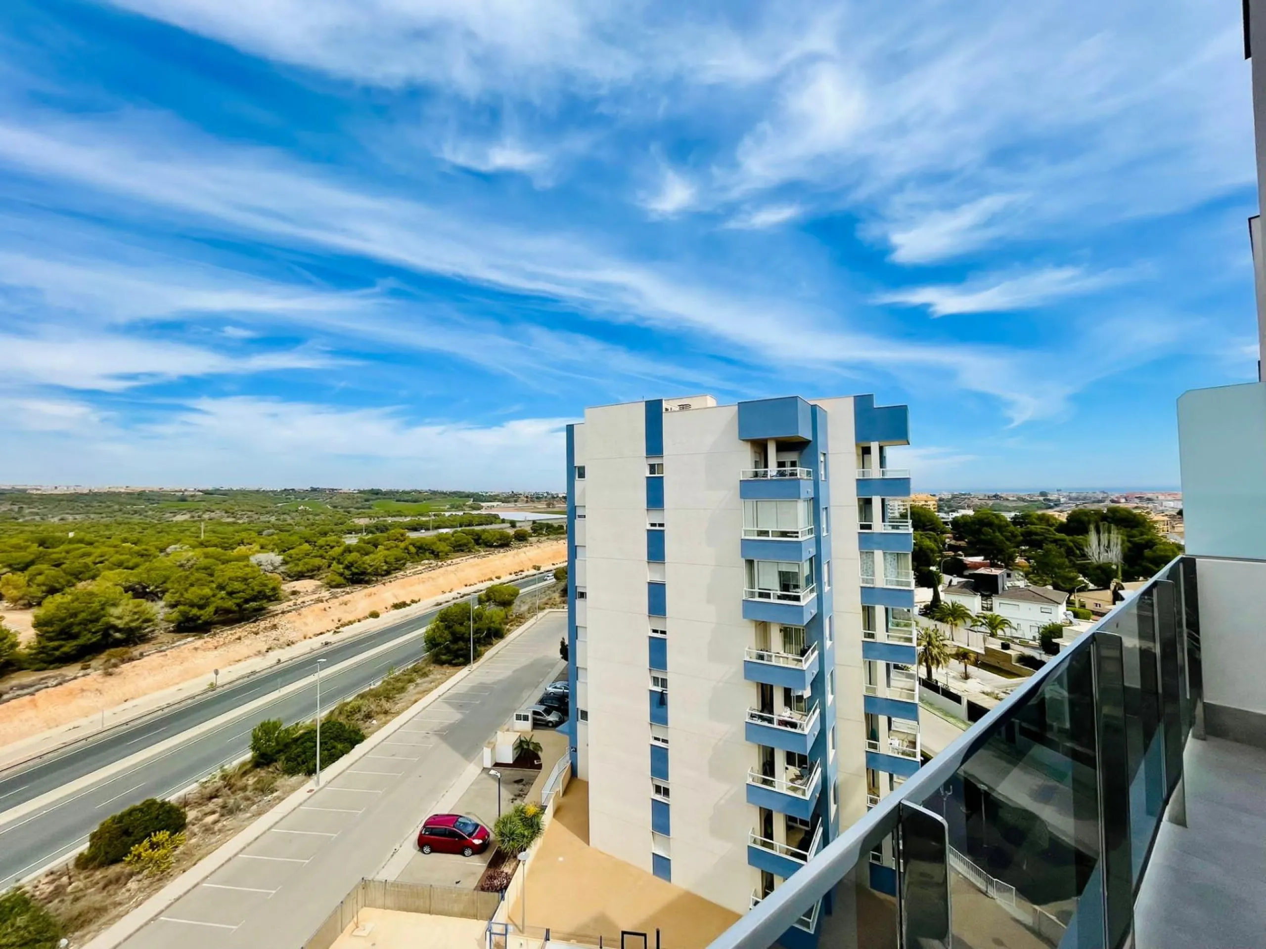 ¡ KEY READY ! Esplendido ático a estrenar en Sea Gardens con panorámica vista al mar !