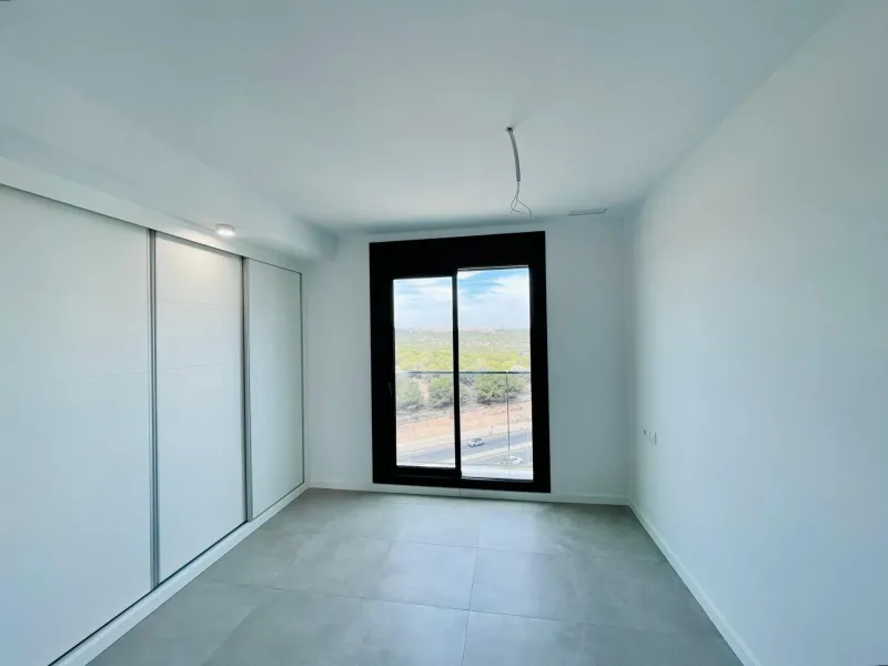 ¡ KEY READY ! Esplendido ático a estrenar en Sea Gardens con panorámica vista al mar !