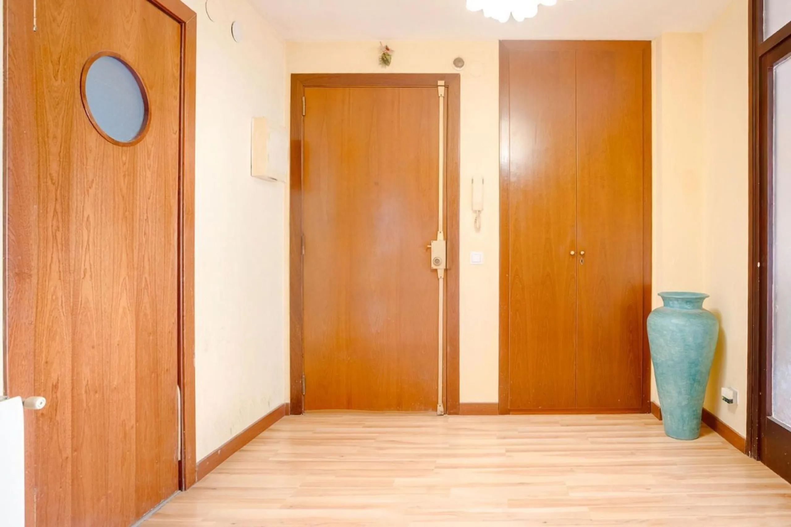 Bright Apartment with Terrace and Pool in the Beach Area of Sant Andreu de Llavaneres, Next to Port Balís